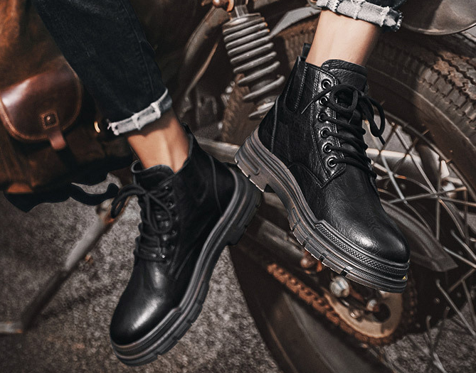 Men's Martin Boots Image 3