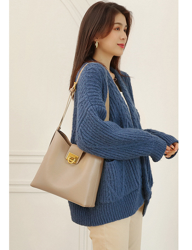 Irregular Three-Dimensional Small Square Bag - Image 5