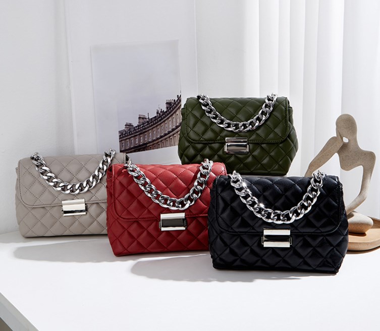 Quilted Chain Bag - Image 5