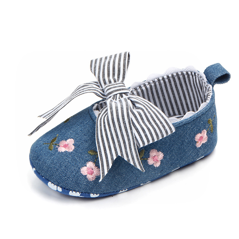 Soft-bottom cartoon princess shoes 1