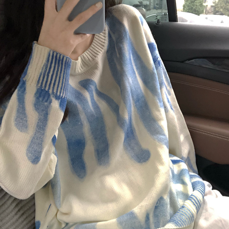 Sweater Image 2
