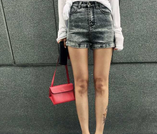 Denim shorts in different colors