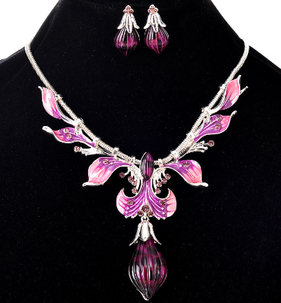 Bridal Accessory Set Image 3