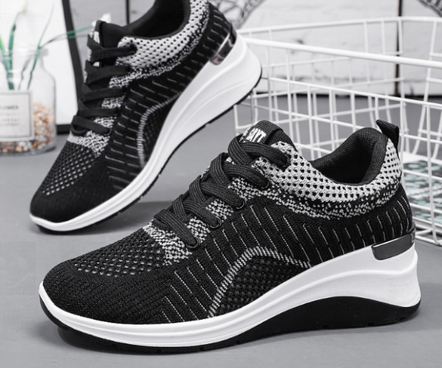 Women's Sports Shoes