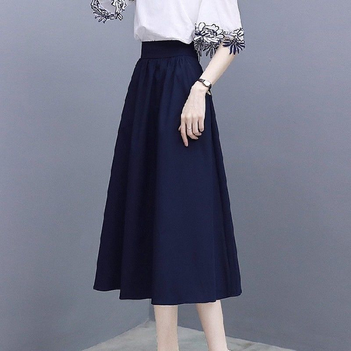 Elegant Two-Piece Set Image 3
