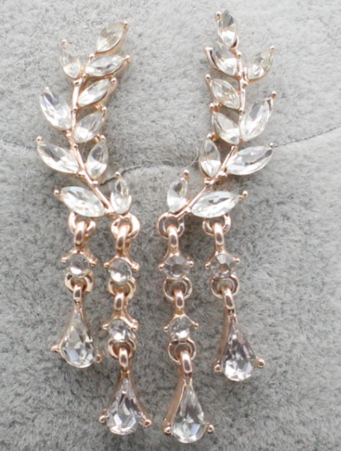 Leaf Design Tassel Earrings