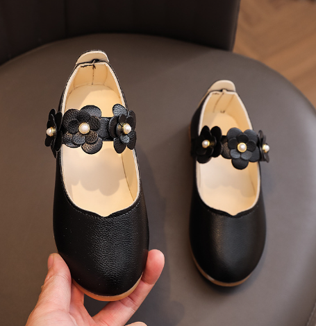 Children's Shoes Image 3