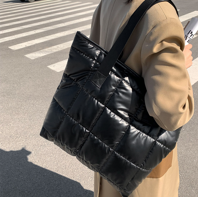 Imagen de Bolsa Puffer Lila 2