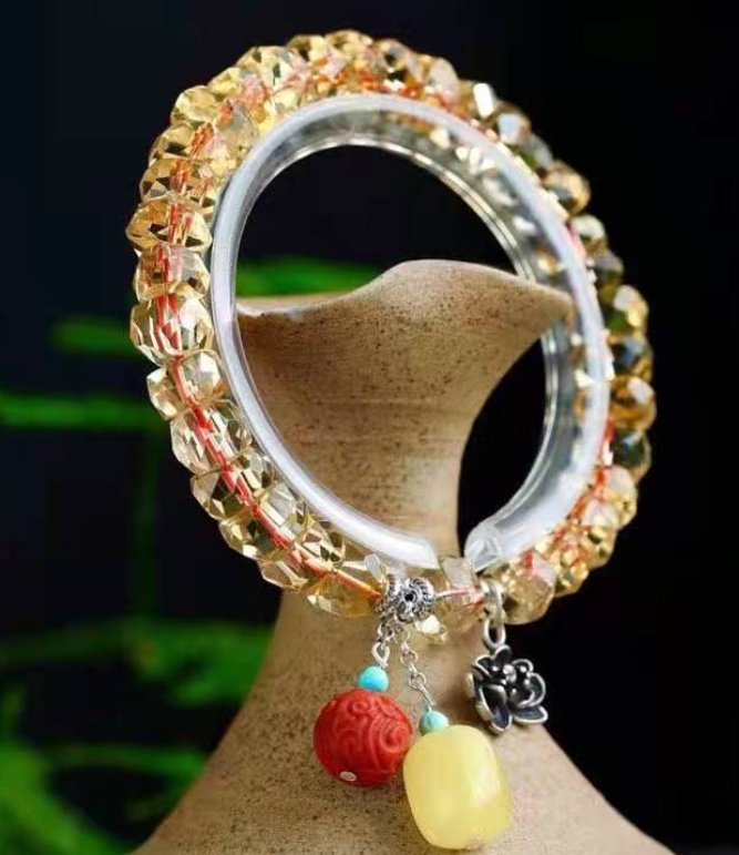 Detailed view of the pendant and strand