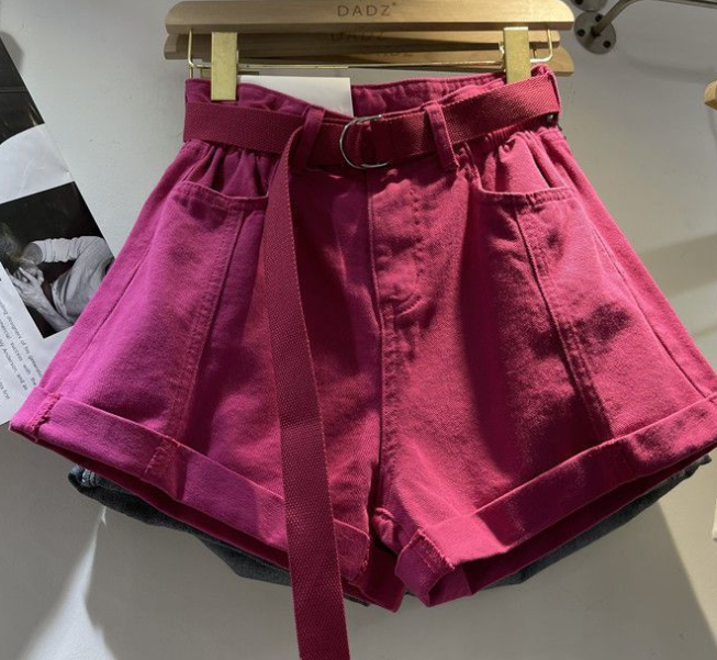 Casual Shorts in Yellow