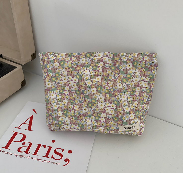 Small Literary Floral Makeup Storage Clutch Image 1