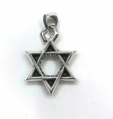 Classic Clover Pendant 5