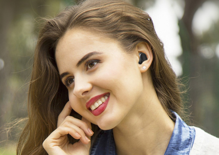 Bluetooth Earbuds Image 2