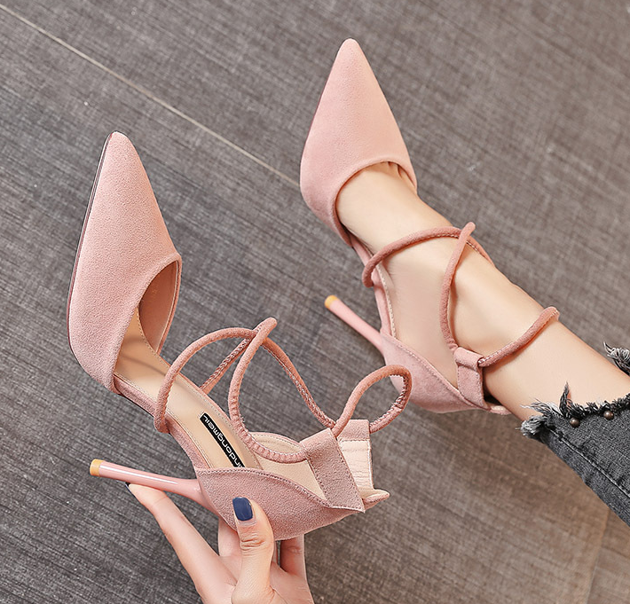 Side view of Sapato Alexa