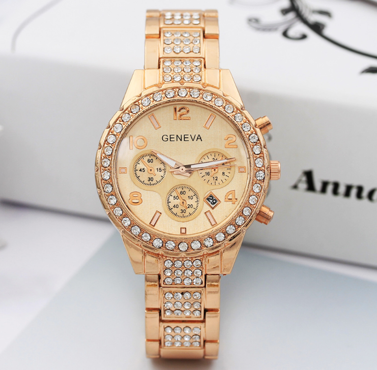 Diamond-studded calendar watch image 3