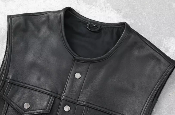 Men's Sleeveless Leather Biker Vest Image 2