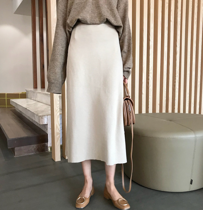 Mid-length Skirt Image 4