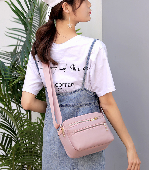 Fashionable Waist Bag Image 3