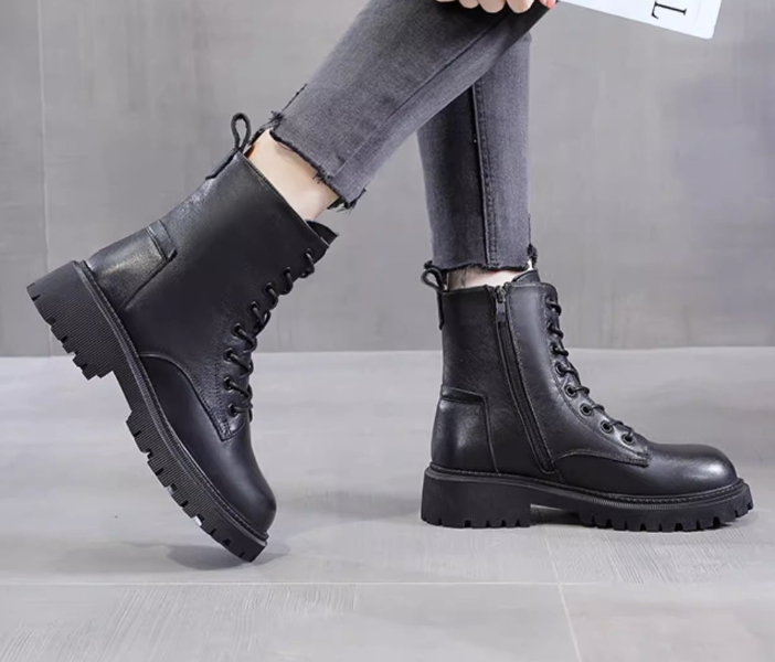 Delphine Boots Fashionable Look