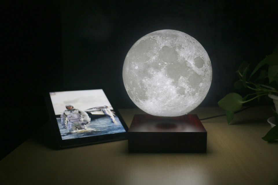 Creative Moon Lamp