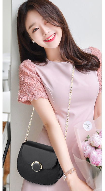 Chain Crossbody Bag - Image 4