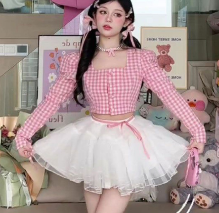 French Vintage Cropped Top