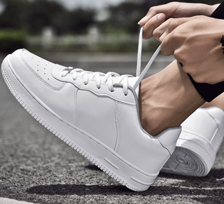 Sneaker Image 4