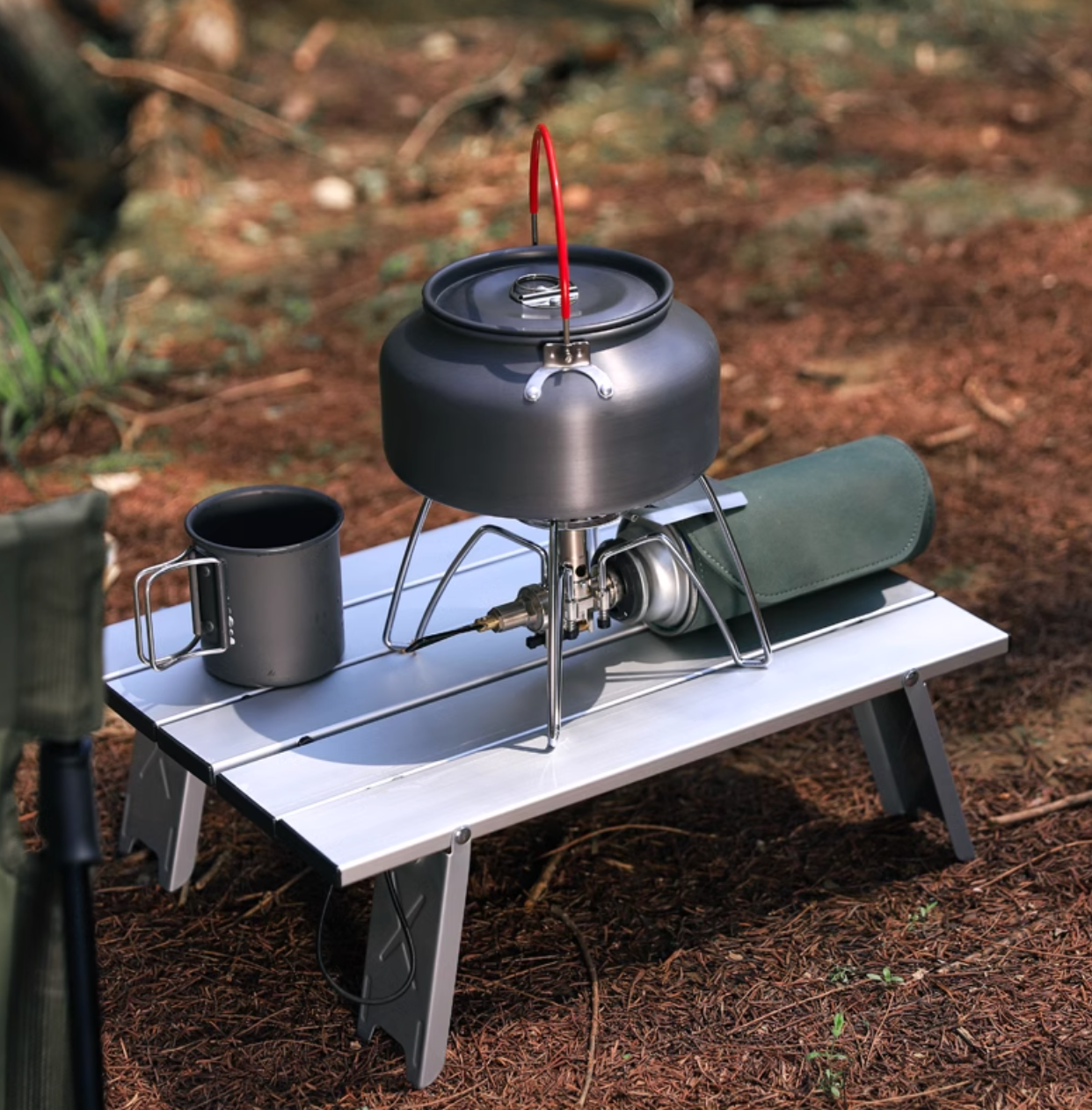 Outdoor Folding Table Image 2