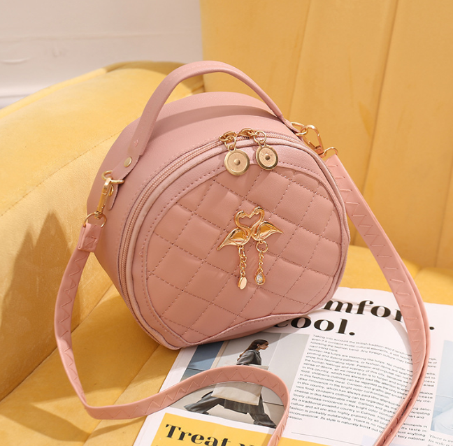 Quilted Chain Crossbody Bag - Image 3
