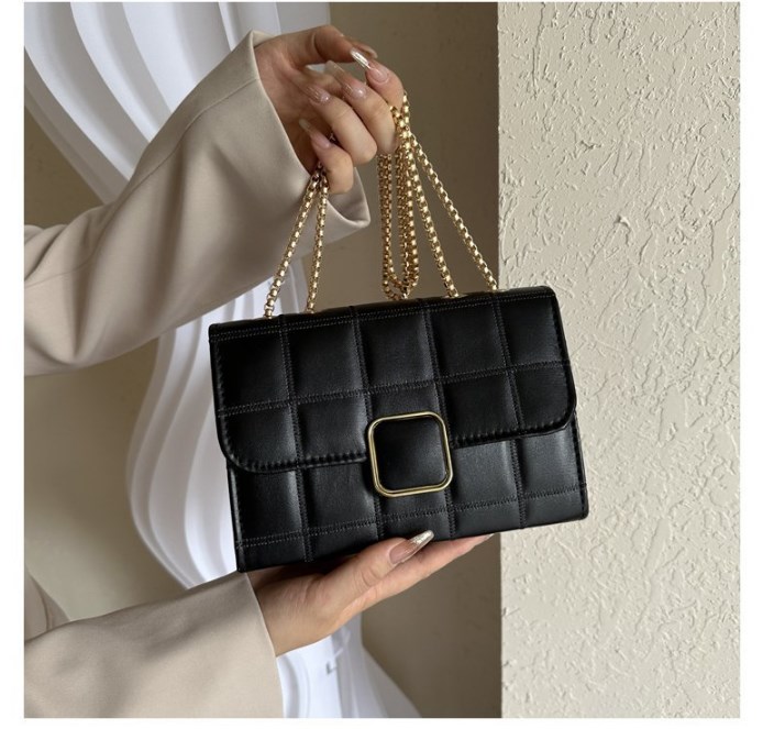 Checkered Chain Bag Image 4