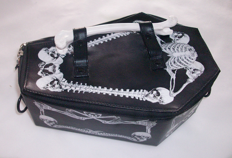 Skull and Bat Shoulder Bag measurements and detail photo 5