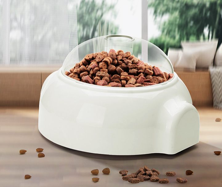 Roller Food Dispensing Ball Image 2
