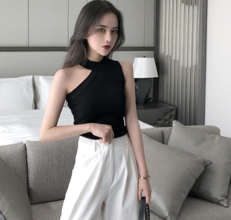 Chic Off-Shoulder Knitted Tank Top - Black