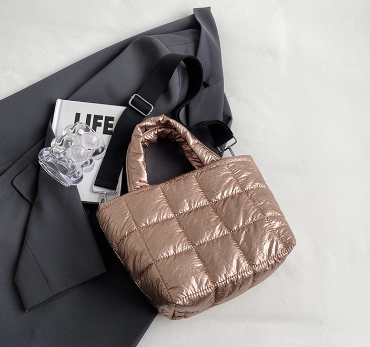 Fashionable Bag Image 1