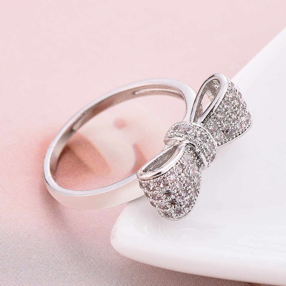 White Bowknot Zirconia Ring Image 2
