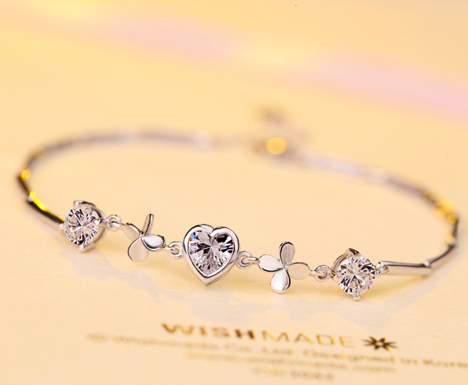Silver Heart Clover Bracelet Image 1