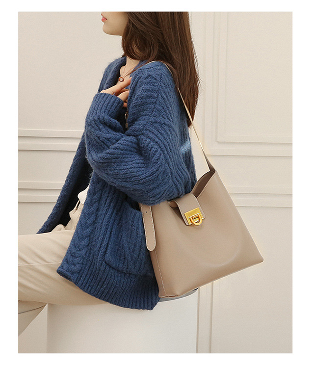 Irregular Three-Dimensional Small Square Bag - Image 3