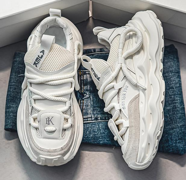 Sneaker Image 4