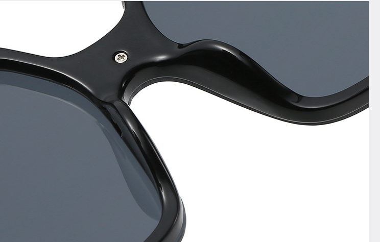 Sunglasses Image 7