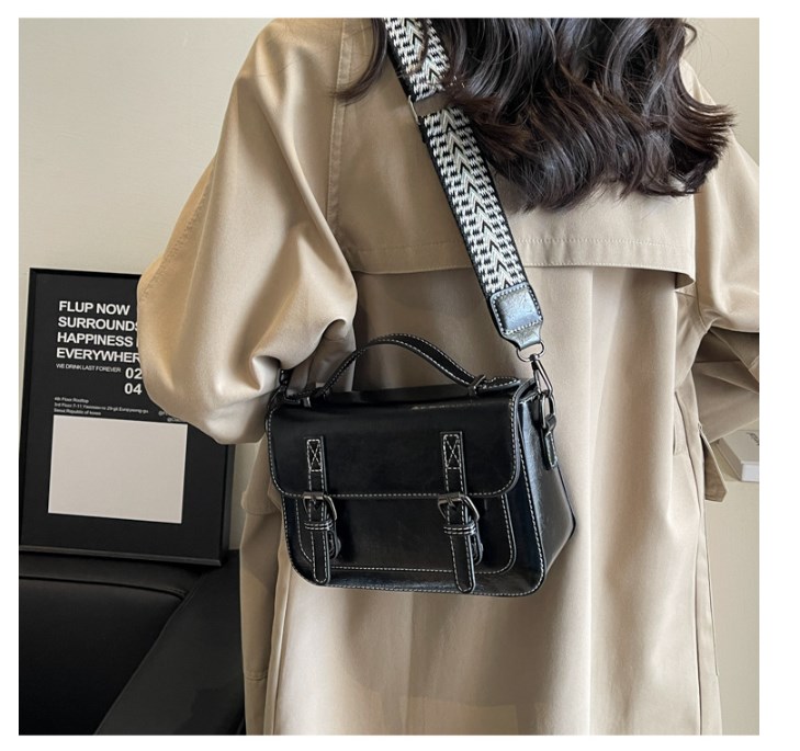 Tassel Handbag Image 3