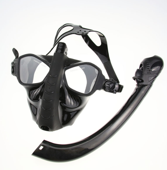 Snorkel Mask in Action