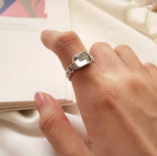925 Silver Synthetic Zircon Emerald Ring White