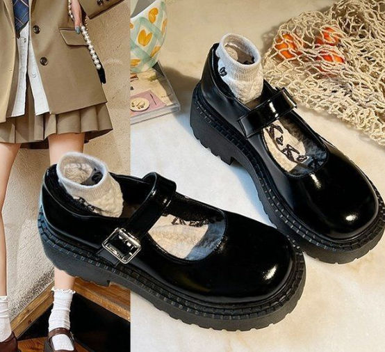 Stylish Details of Mary Jane Shoes