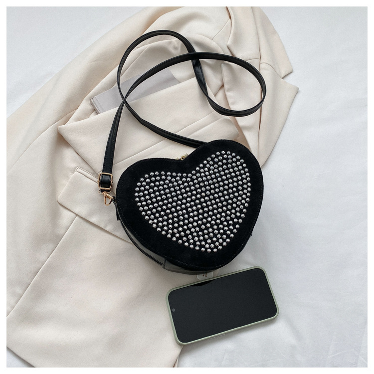 Heart-Shaped Shoulder Bag Image 3