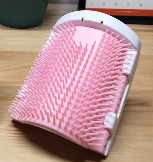 Pet Comb in Use