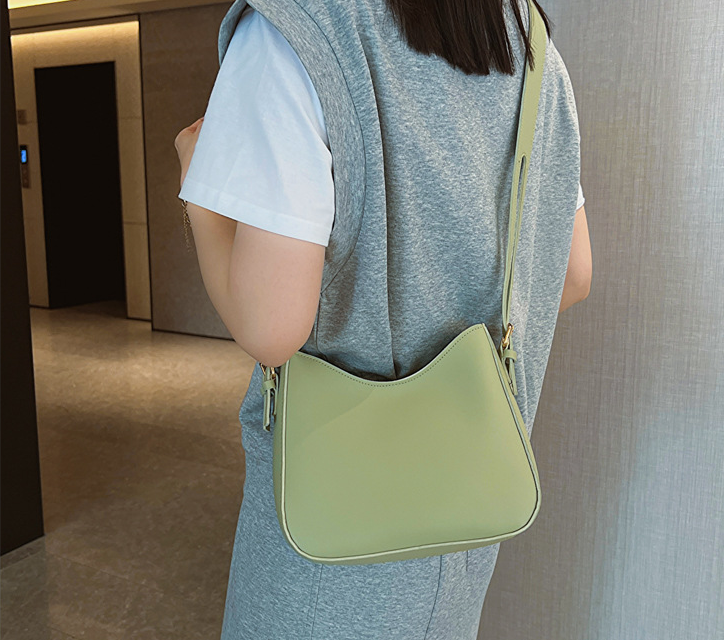 Minimalist Solid Color Shoulder Bag Image 6