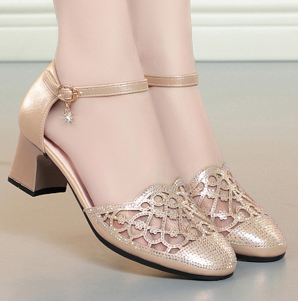 Soft-Soled Sandals 7