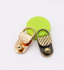 Bronze Connector