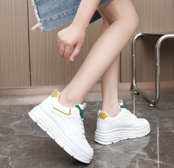 Women's Sports Shoes