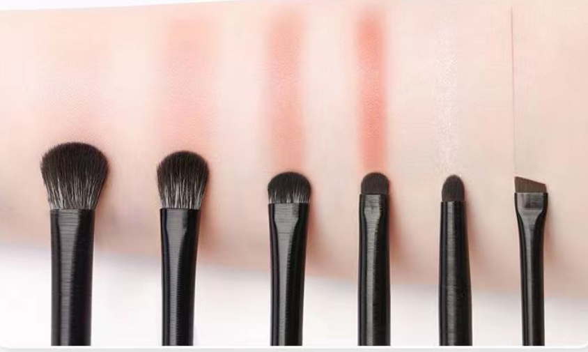 Eyeshadow Brush Set Image 1